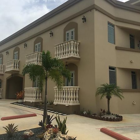 أغواديلا Tropical Ramey Apartments المظهر الخارجي الصورة