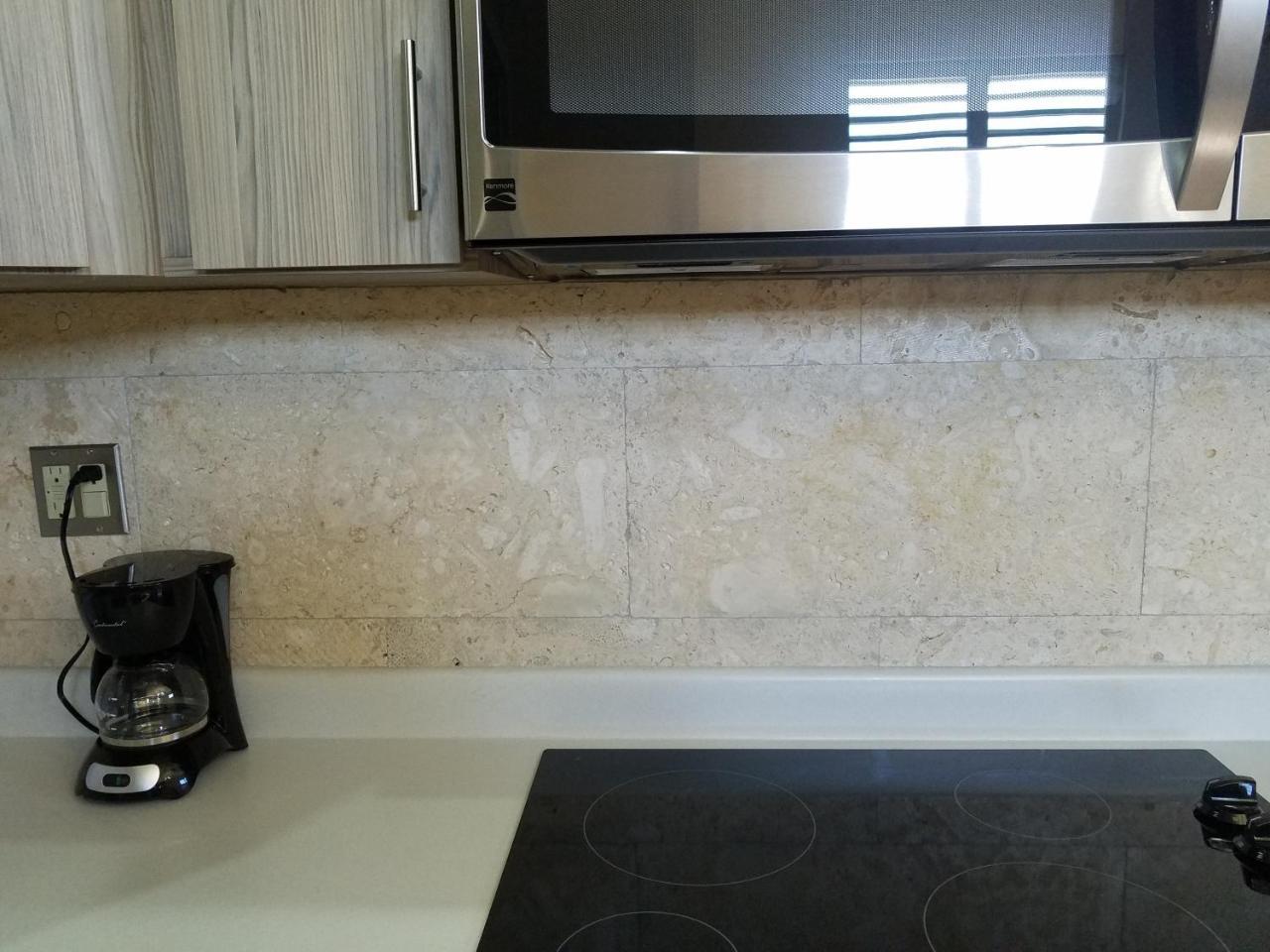 أغواديلا Tropical Ramey Apartments المظهر الخارجي الصورة